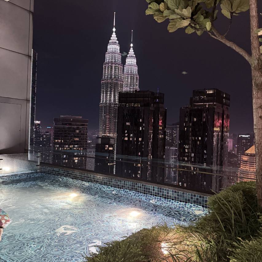Royce Residences KLCC Kuala Lumpur by ALMA ( Rooftop Infinity Pool + 10Mins Walk to KLCC )